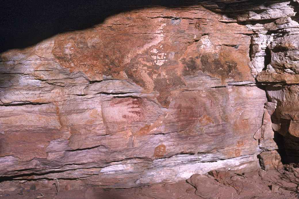 Aboriginal rock paintings, Watarrka