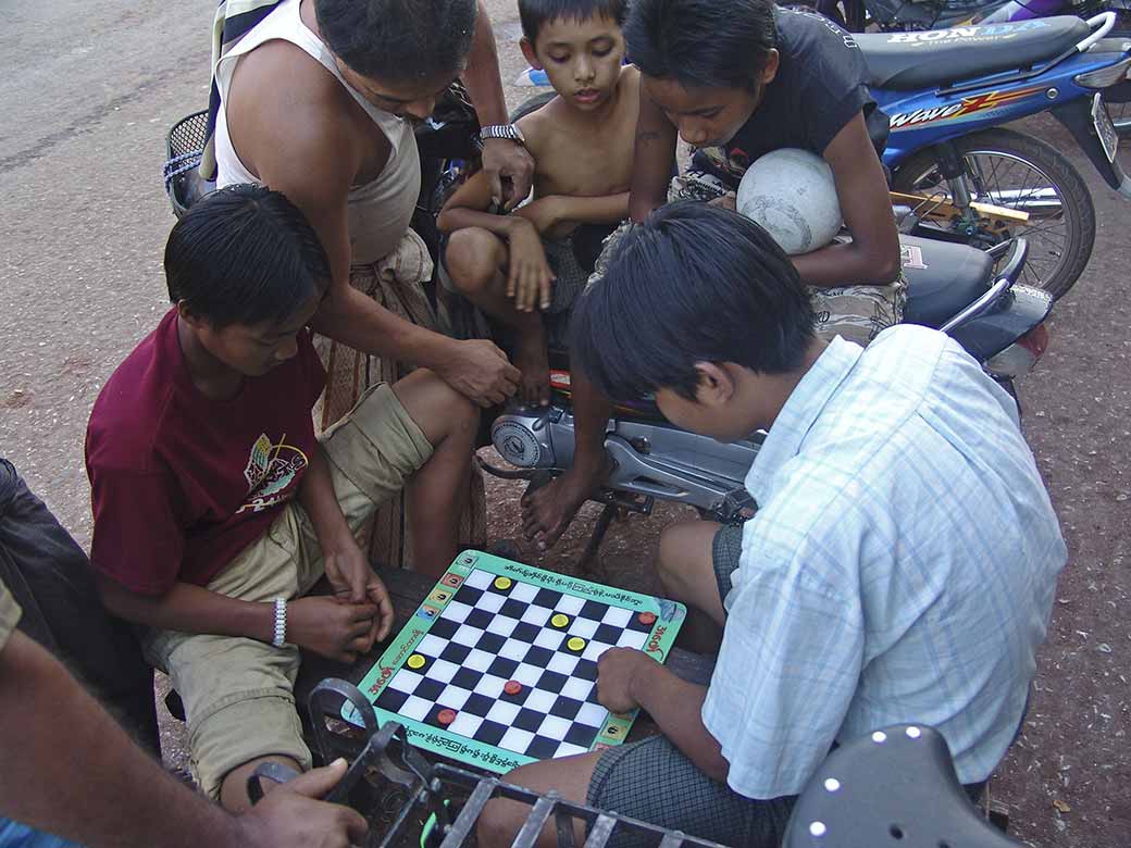 Playing checkers