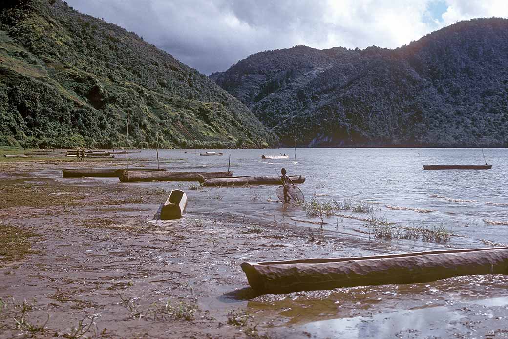 Canoes, Lake Paniai