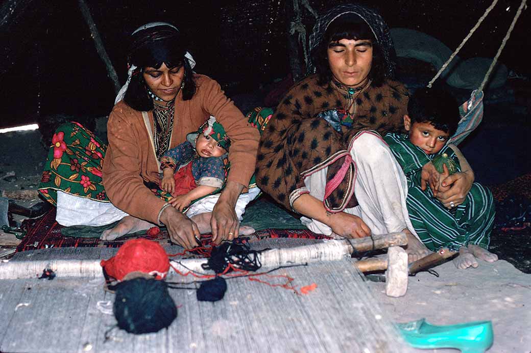 Kuchi carpet making