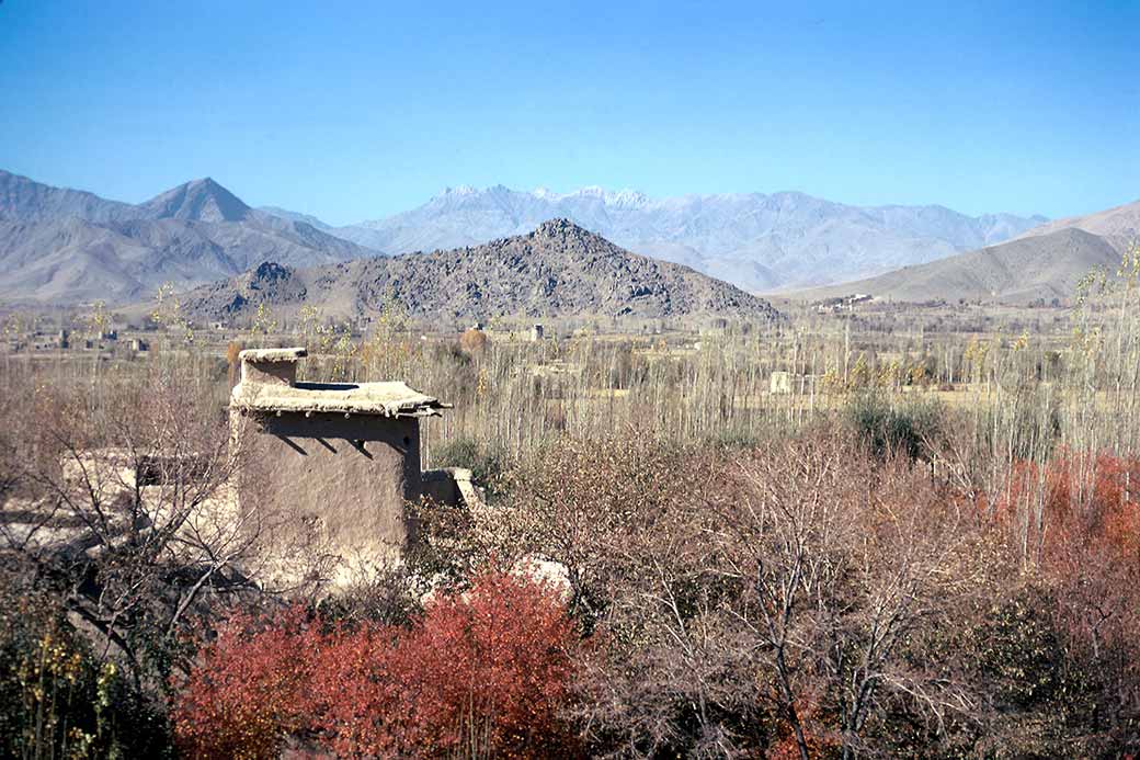 Between Ghazni and Kabul