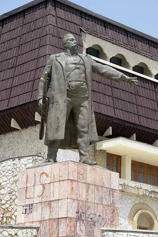 Statue of Bajram Curri