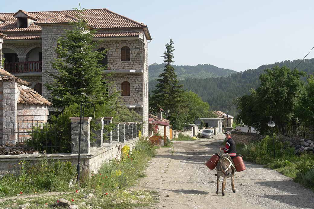 Quiet street, Voskopoja