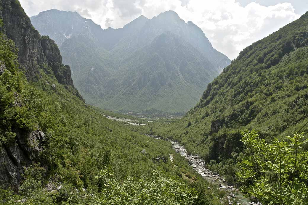 Valley near Lelys