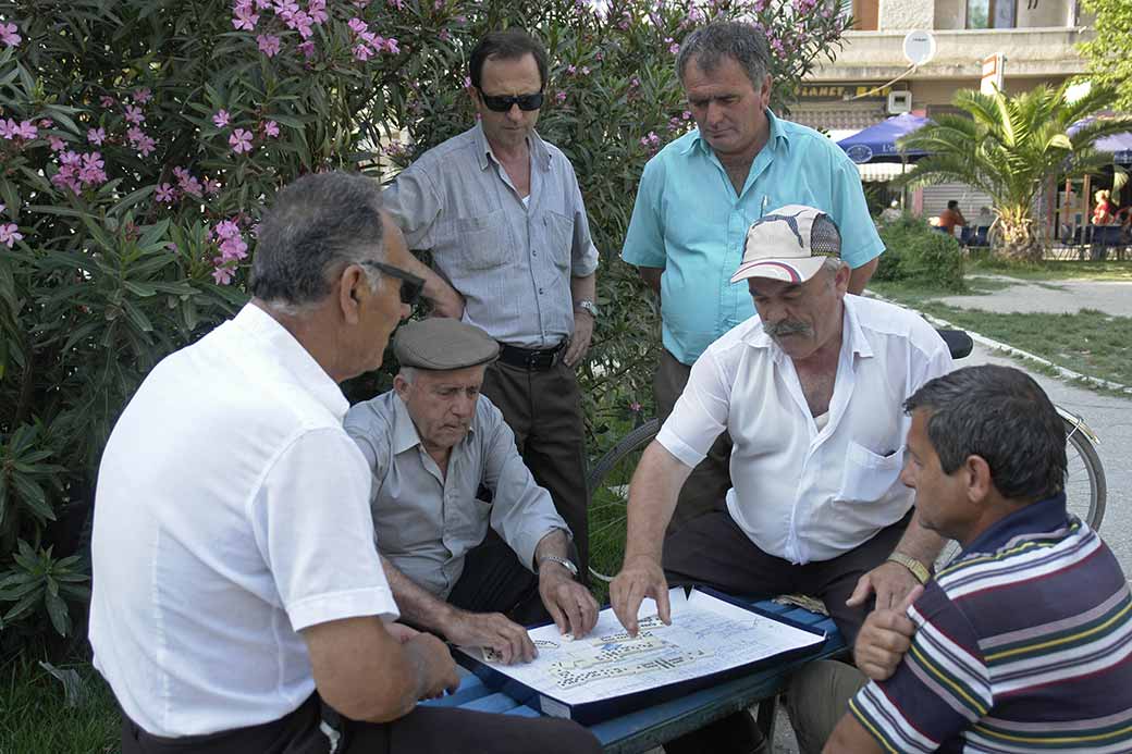 Playing dominoes