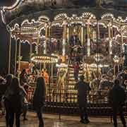 Merry-go-round, Tirana