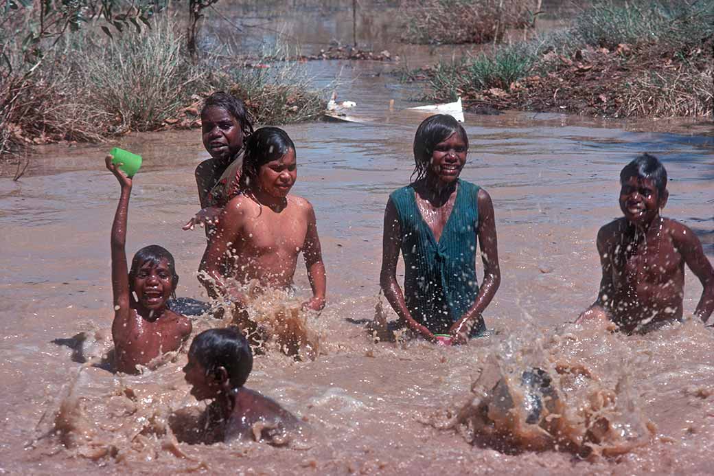 Kids splashing