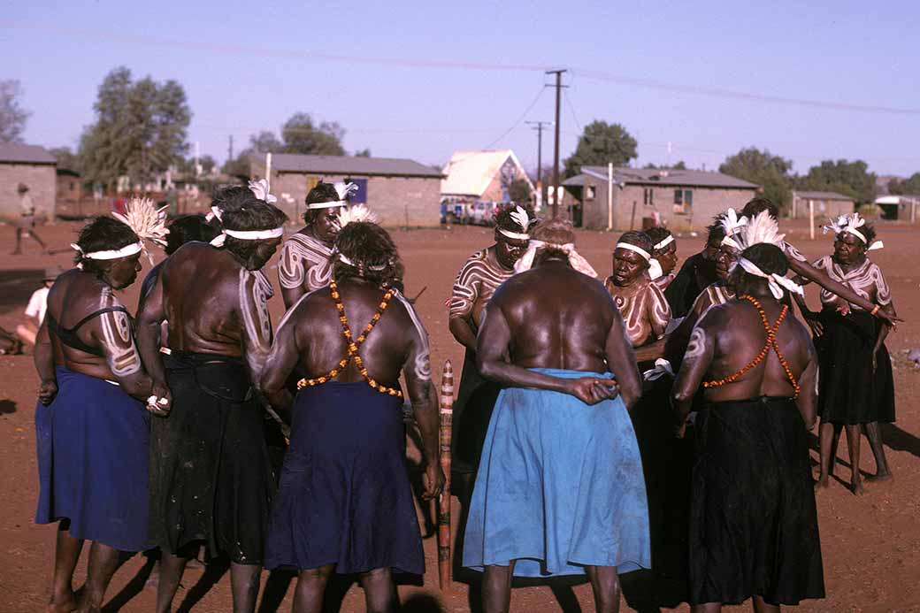 Warlpiri women dance