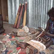 Weaving a string bag