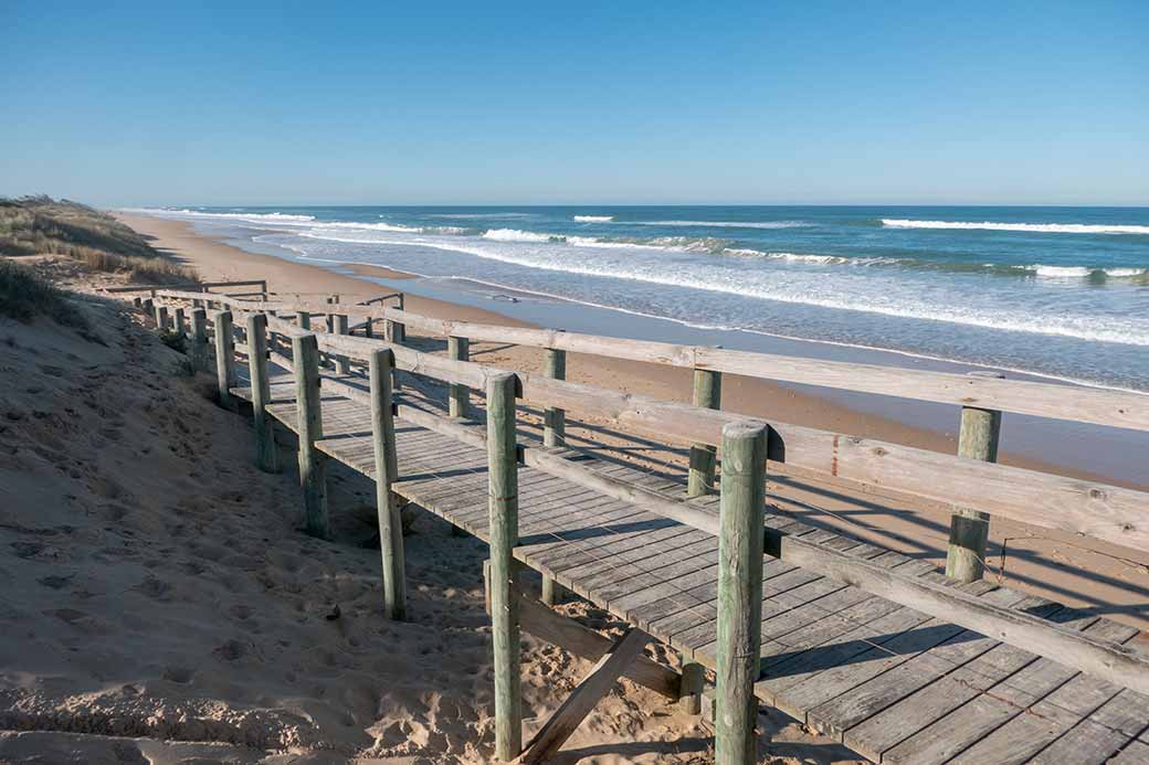 Mcloughlins Beach, Seaspray