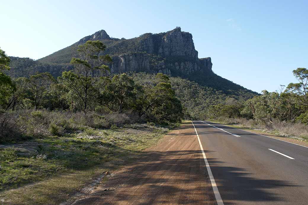 Approaching the Grampians