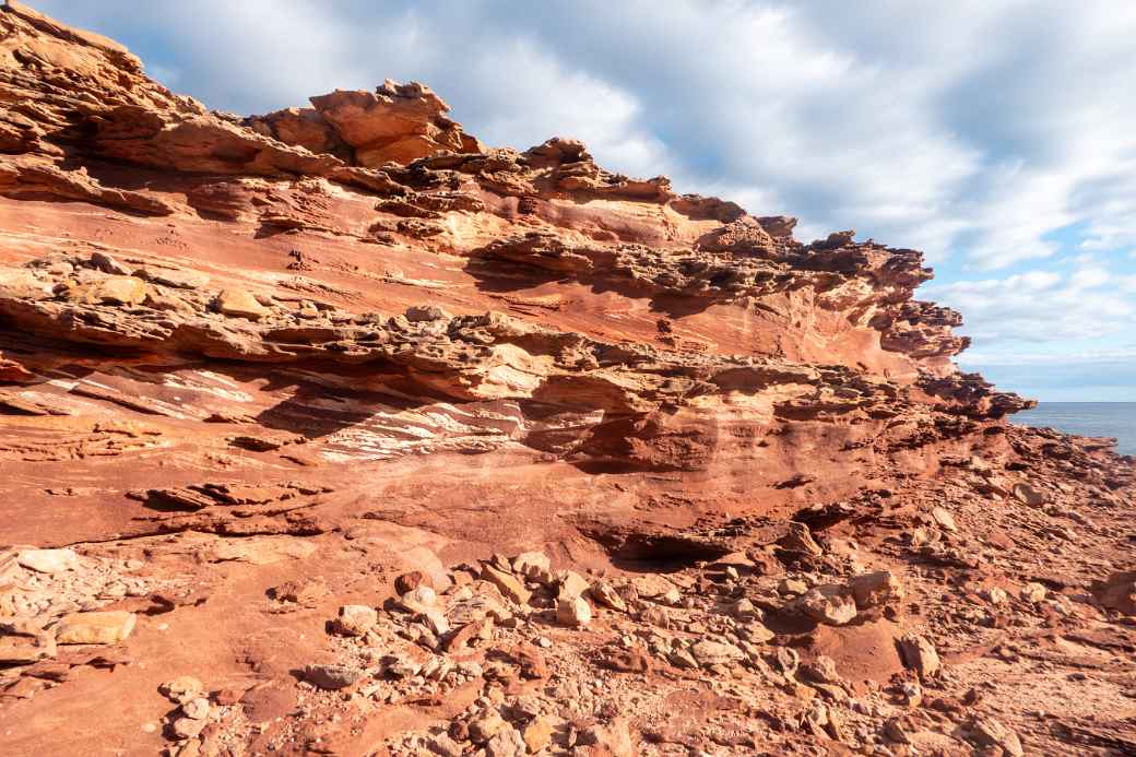 Sandstone ridges, Rainbow Valley