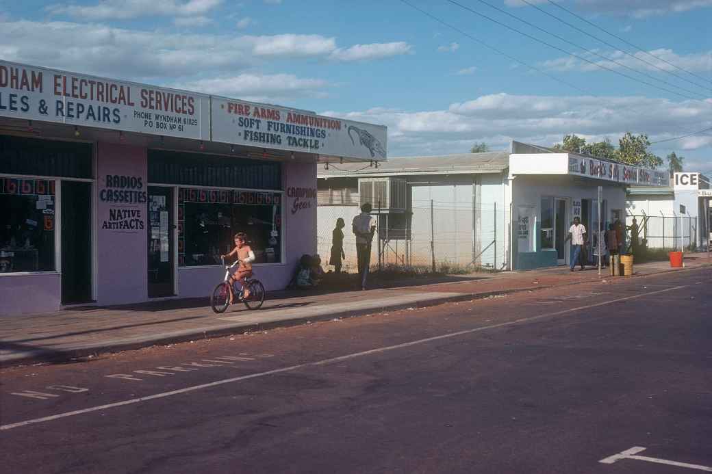 Shops, Wyndham