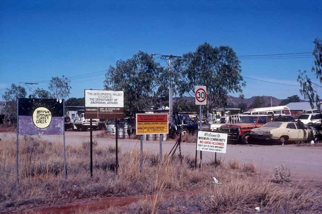 Entrance to Warmun