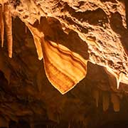 Shawls, Ngilgi Cave