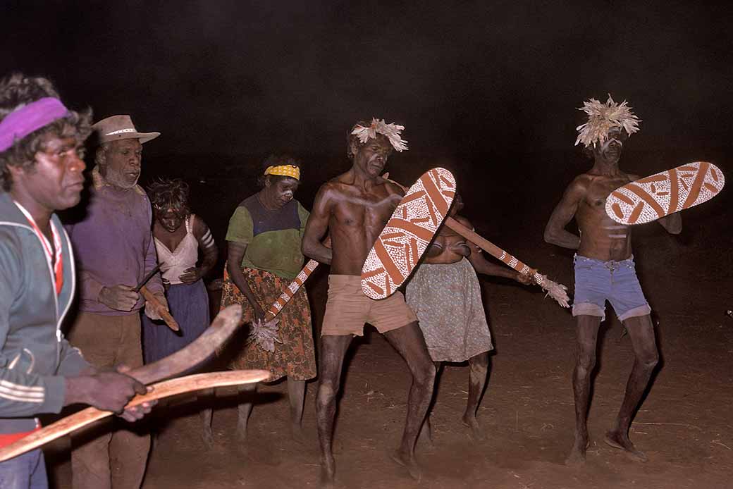 Japaljarri men dance