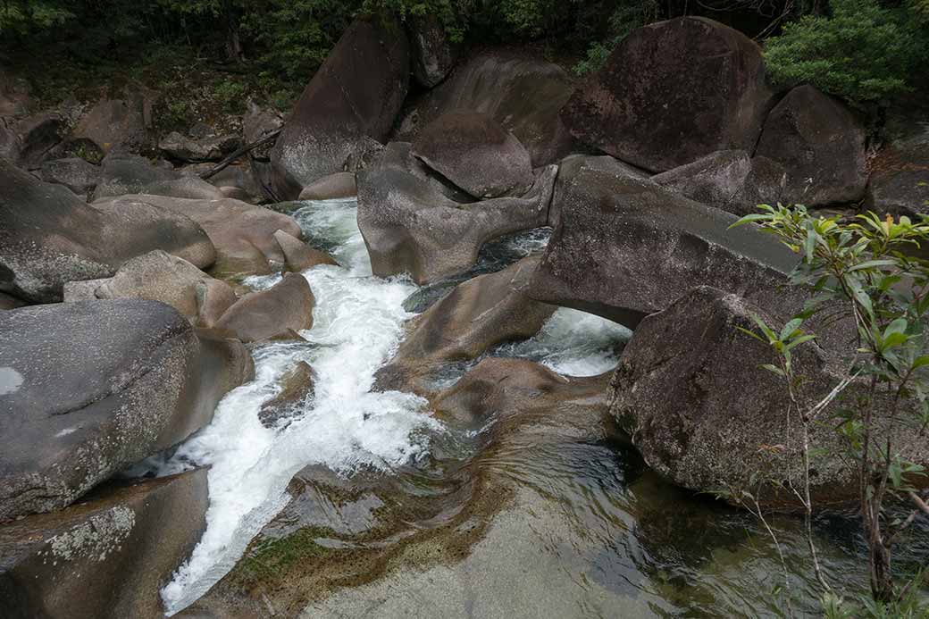 Babinda Boulders