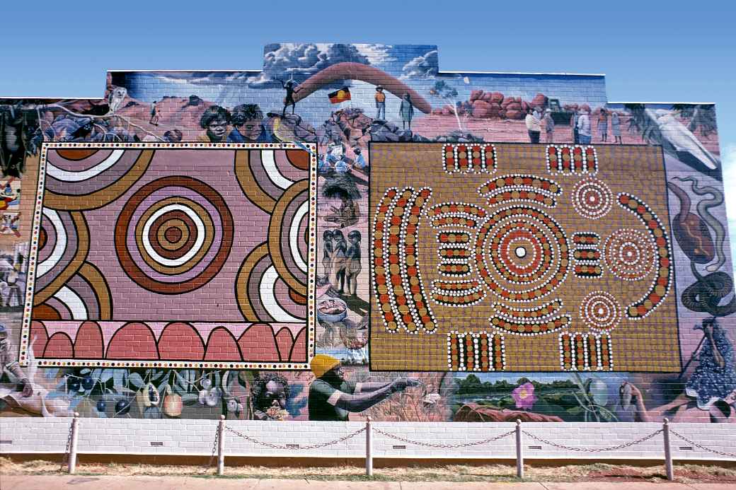 Aboriginal motif mural, Tennant Creek