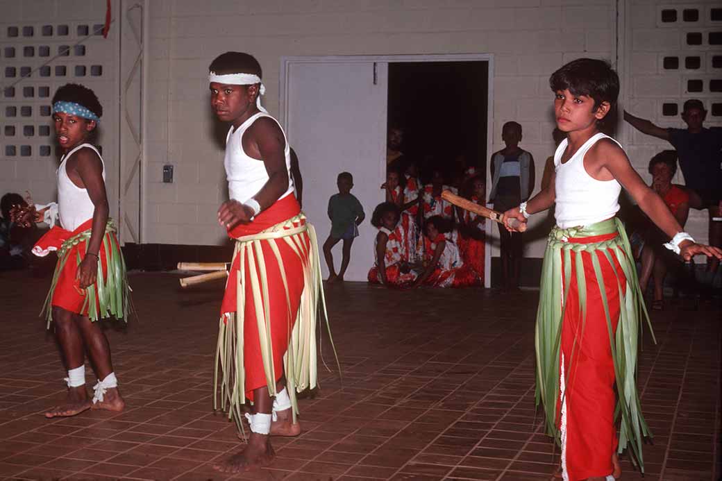 Boy dancers, Bamaga
