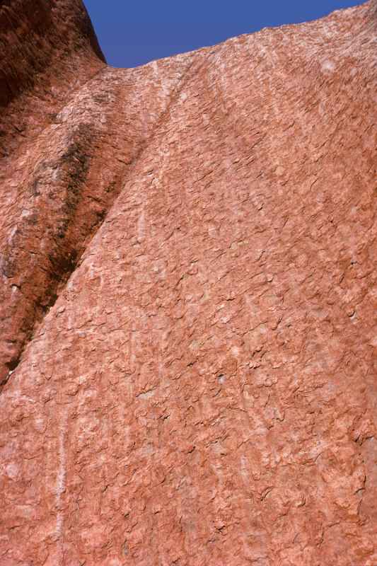 The vertical cliff at Ka<u>n</u>tju Gorge