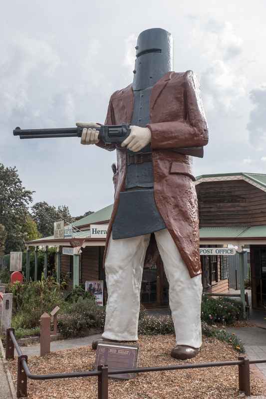 Big Ned Kelly statue