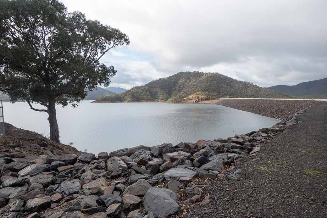 Embankment, Lake Eildon