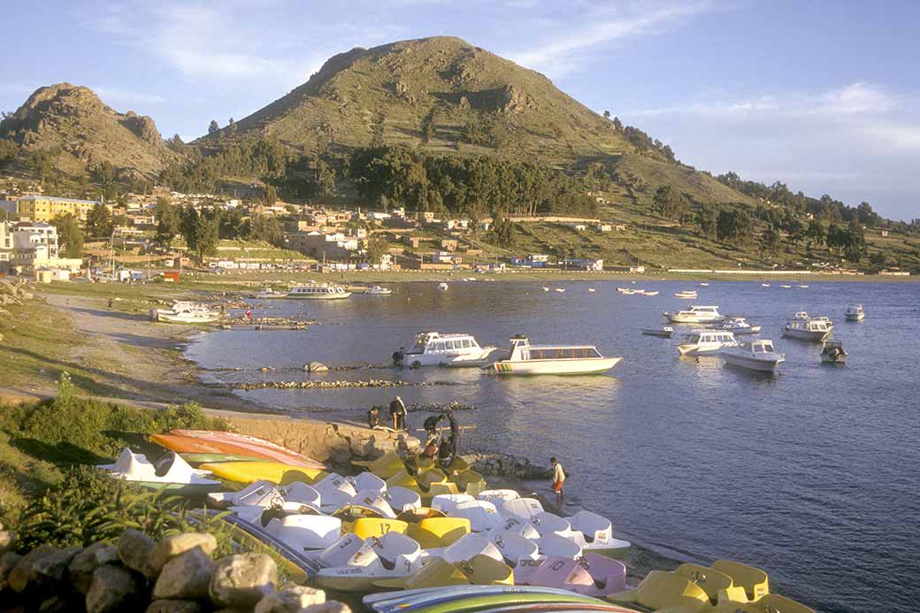 Copacabana lakeshore