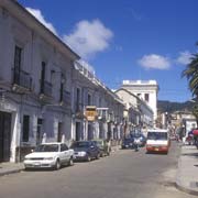 Along Plaza, Sucre