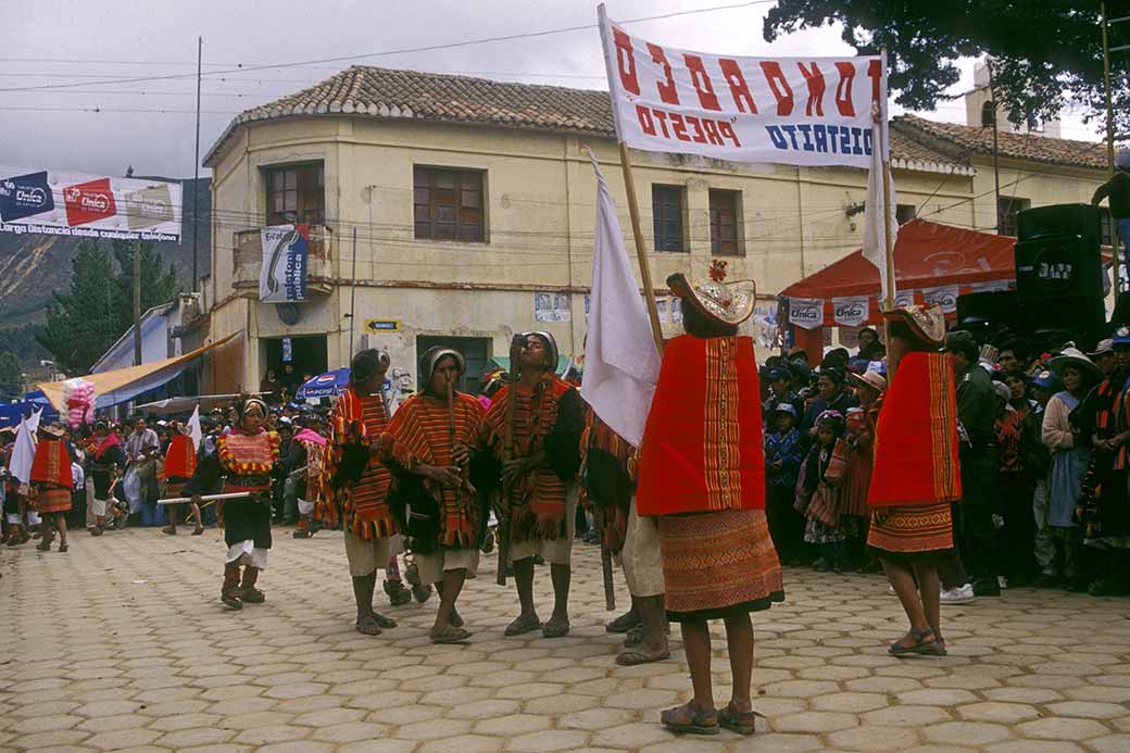 Pujllay in Tarabuco