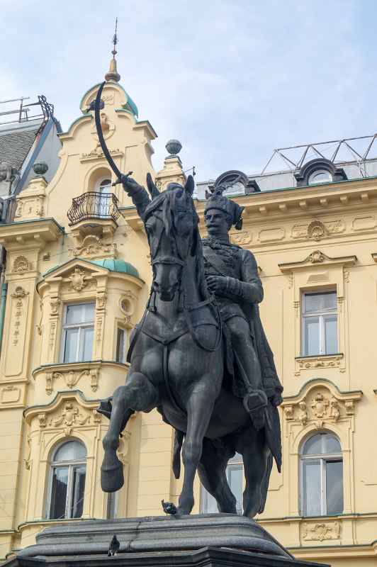 Ban Jelačić statue