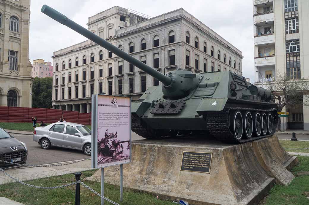 SU-100 tank, Revolution Museum