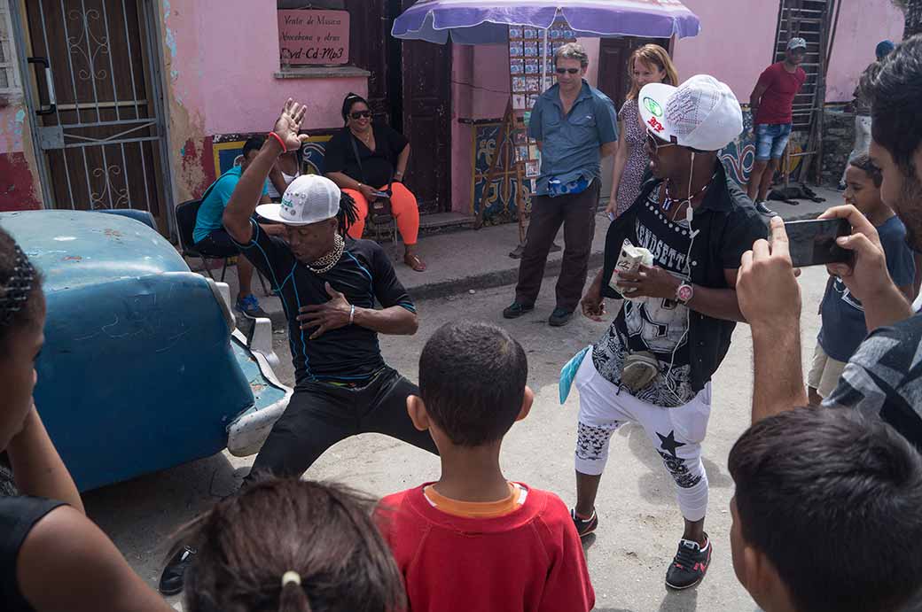 Street performance, Callejón de Hamel