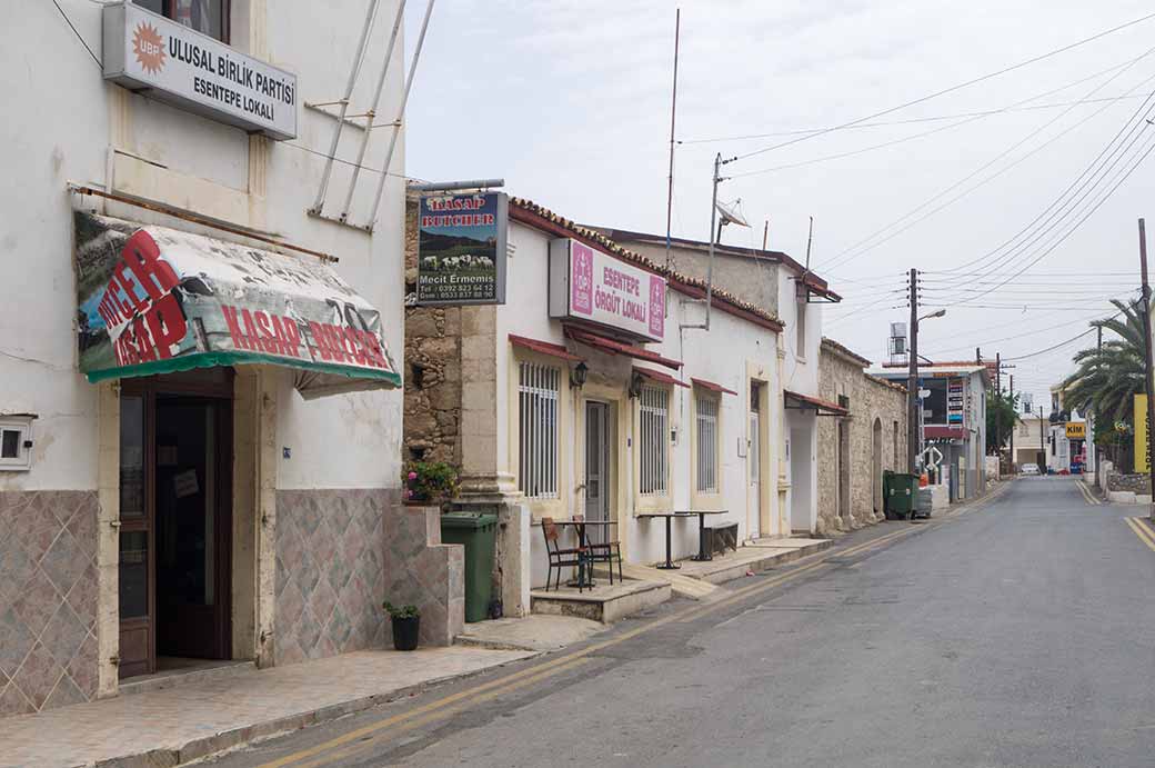 Main street, Esentepe