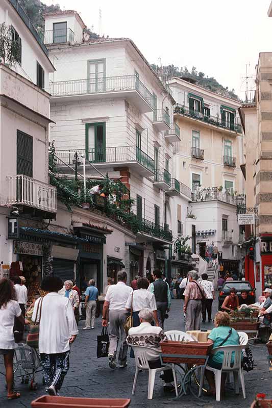 Via Lorenzo d'Amalfi