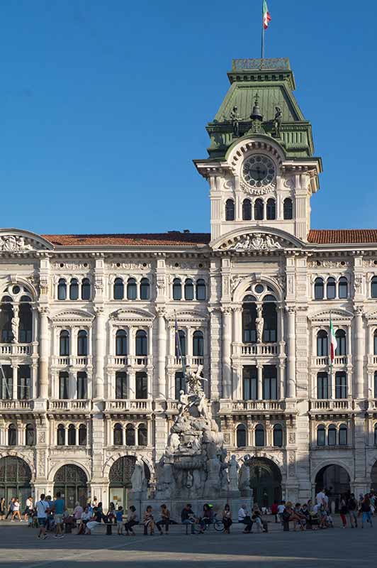 Comune di Trieste, fountain