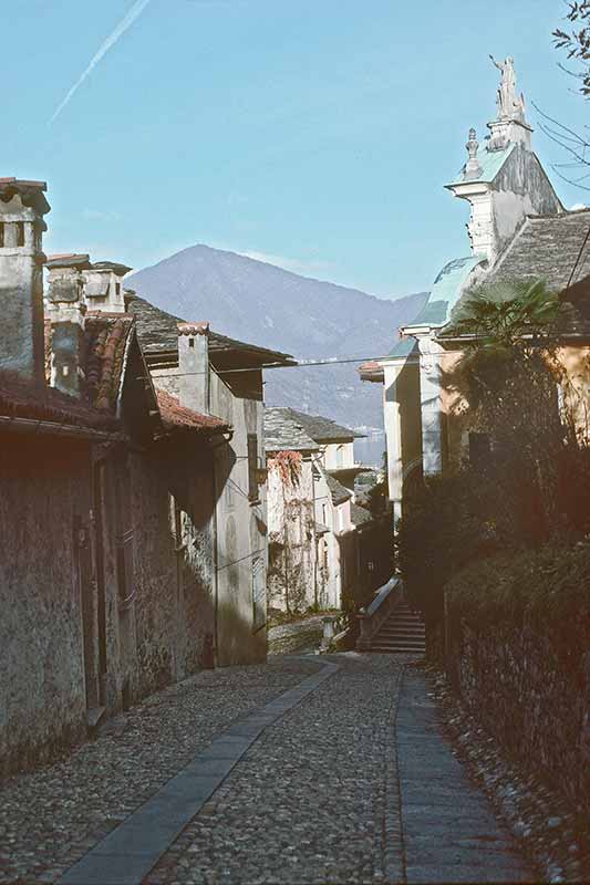 Narrow street, Orta