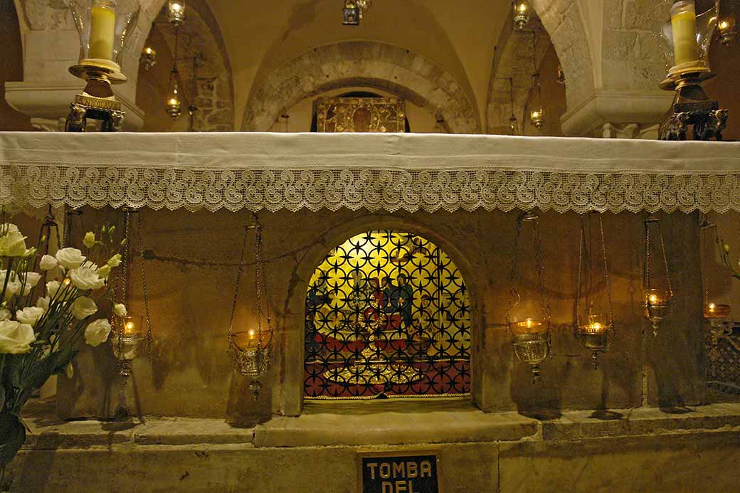 Tomb of San Nicola