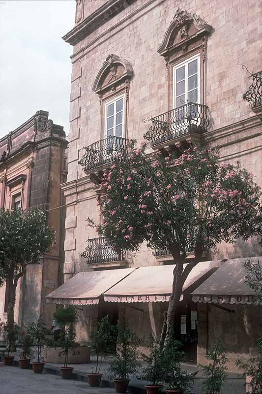 Restaurant, Syracuse