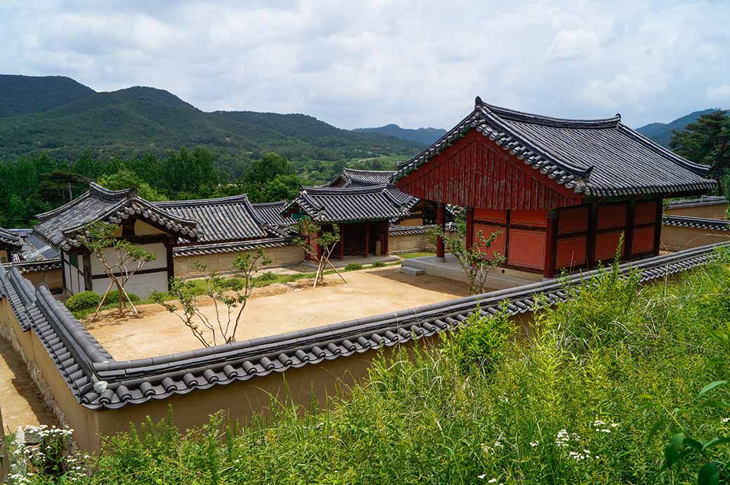 Hwacheun Seowon