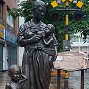 Single Mothers statue