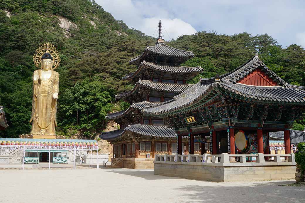 Beopju-sa temple