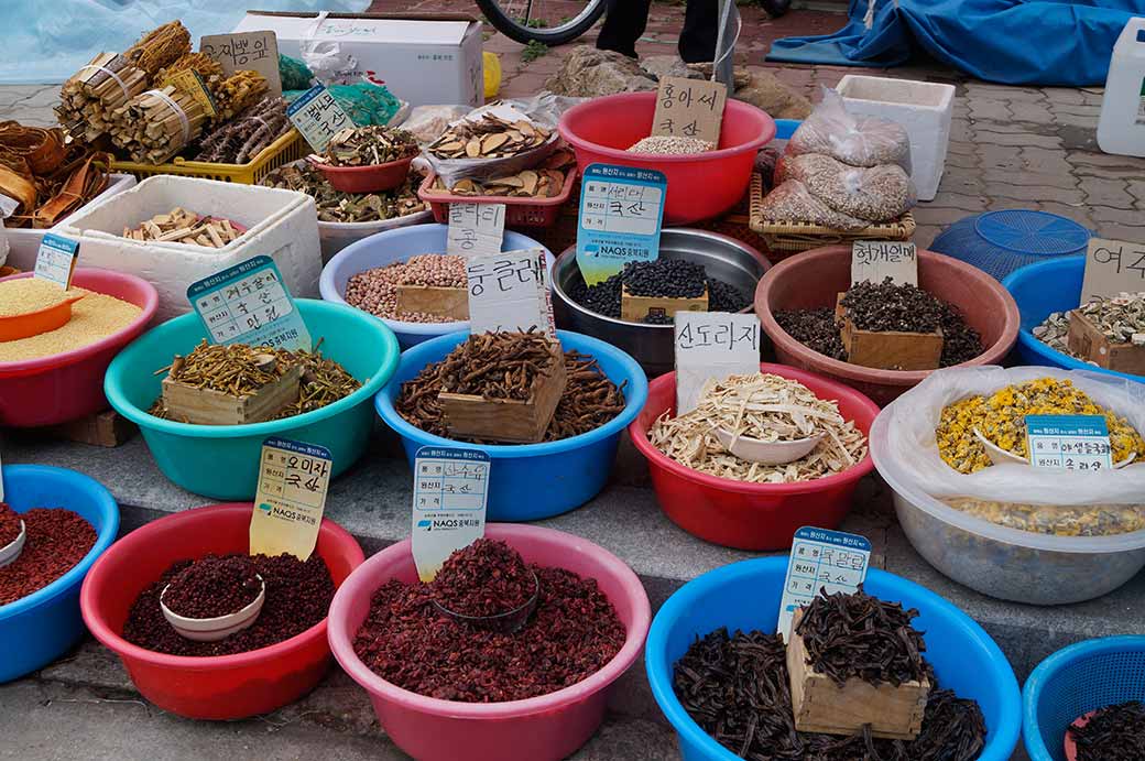 Roadside market, Songnisan