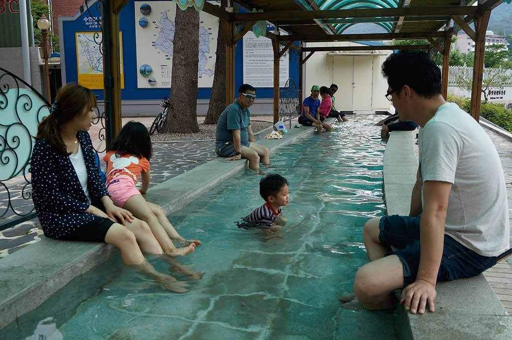 Warm foot bath