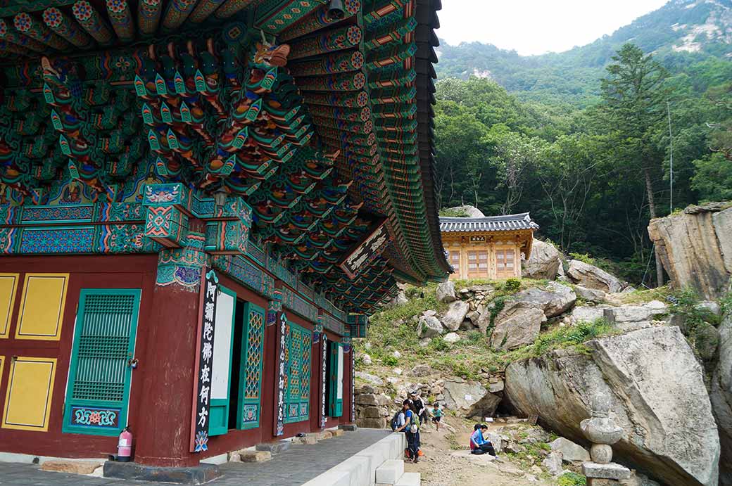 Upper-Deokjusa temple