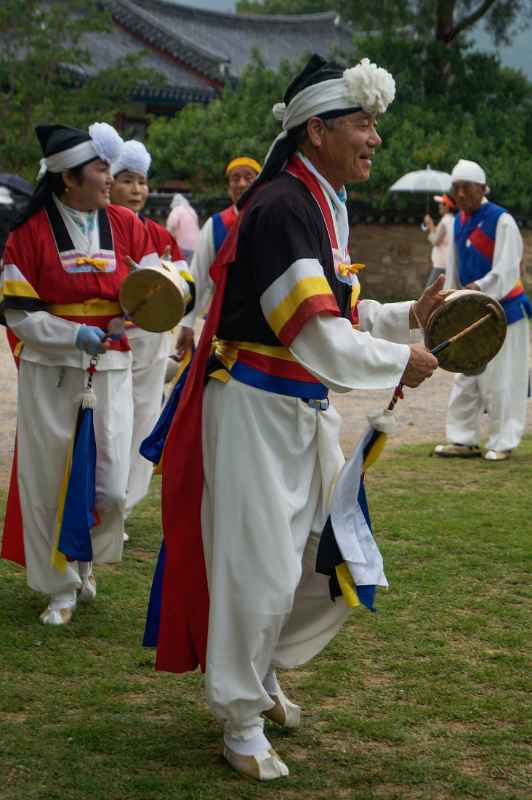 Beating small gongs