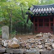 Jeongdeung-sa shrine