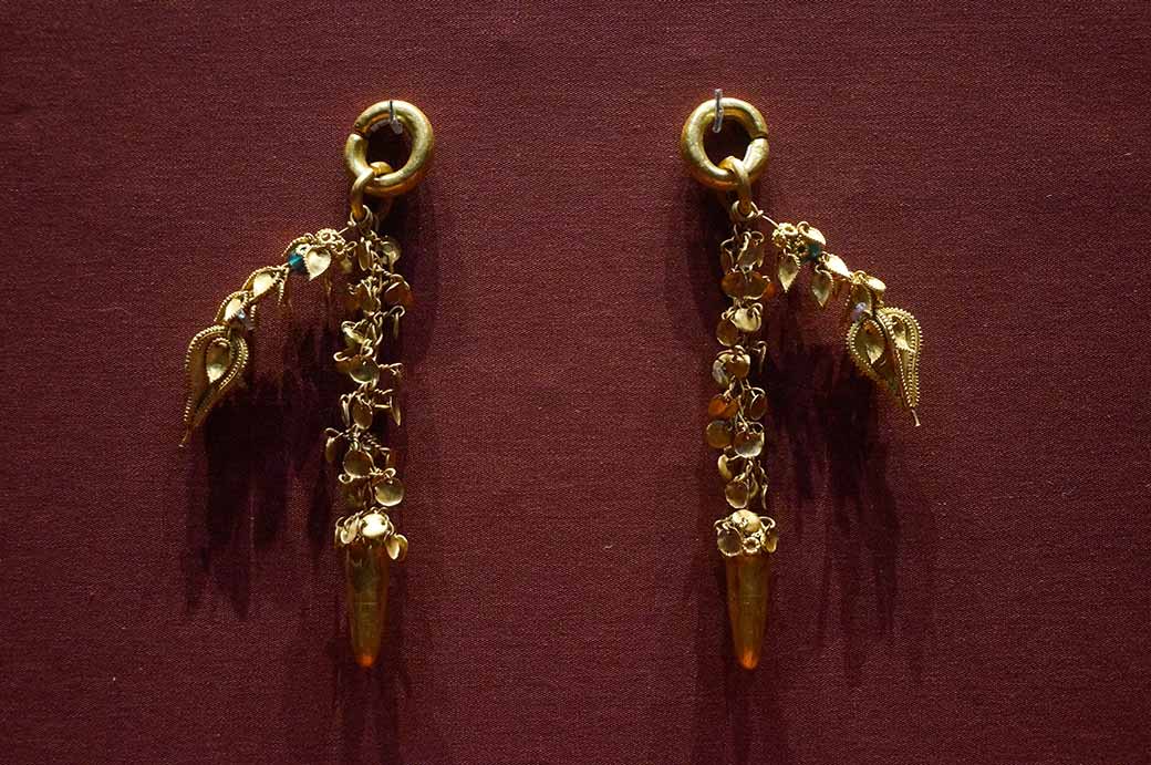 Earrings of the Queen