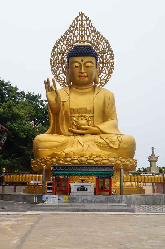 Large Buddha statue