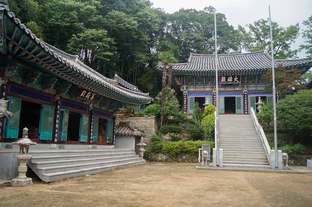 Hoguksa temple