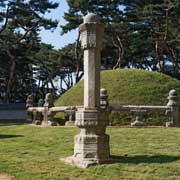 Queen Jeonghyeon's tomb